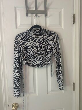 Zebra Print Long Sleeve Crop Top - Black & White